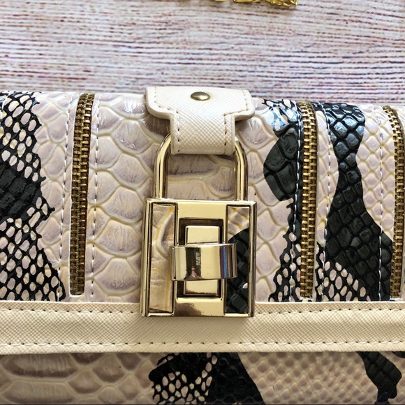 Snake Skin Print Flap Buckle Clutch Crossbody Bag - Picture 2 of 7